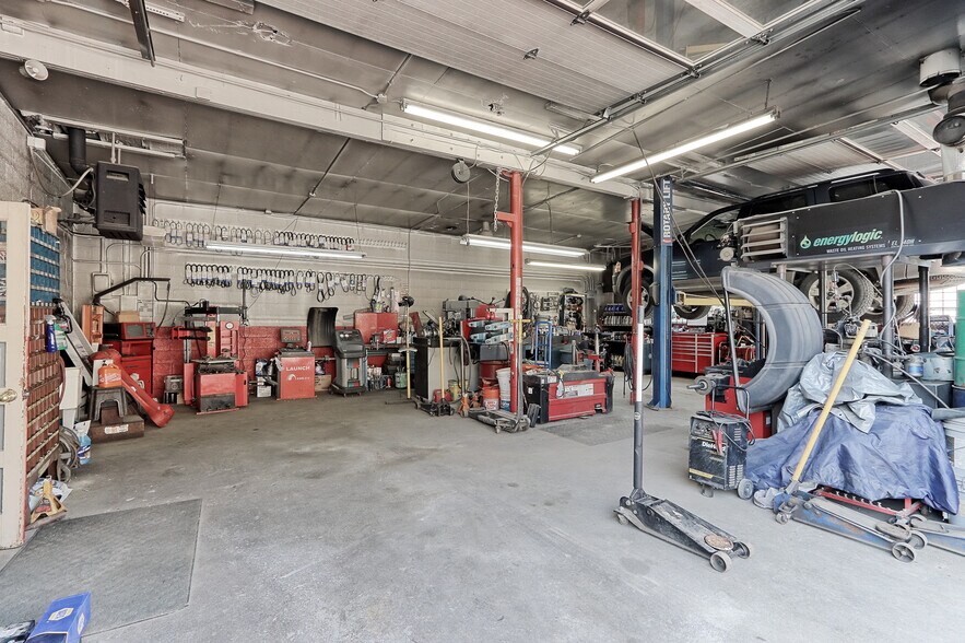 More Photos Of 30200 Highway 72, Golden Service Station For Sale