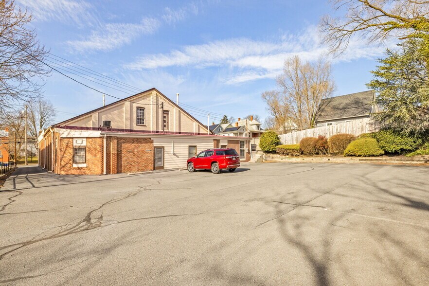 More Photos Of 314 N Braddock St, Winchester Office For Sale