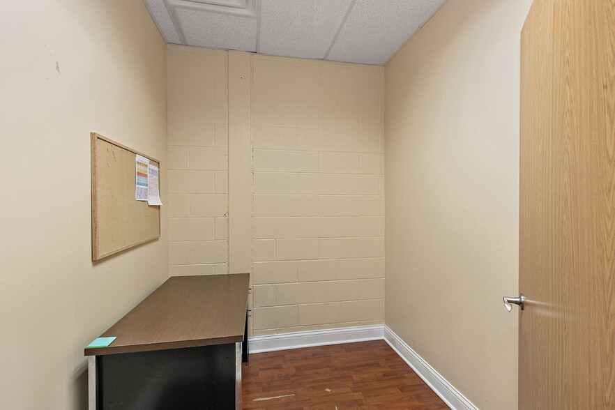 More Photos Of 129 Commercial Dr, Yorkville General Retail For Lease