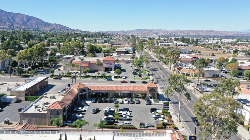 More Photos Of 1252 W 6th St, Corona Storefront For Sale