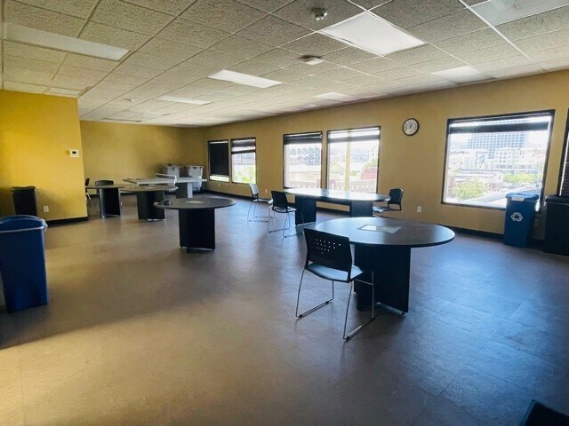 More Photos Of 517 E Wilson Ave, Glendale Office For Lease