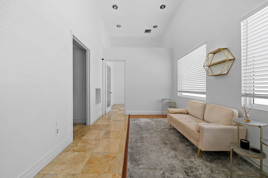 More Photos Of 430 S Dixie Hwy, Miami Office For Lease