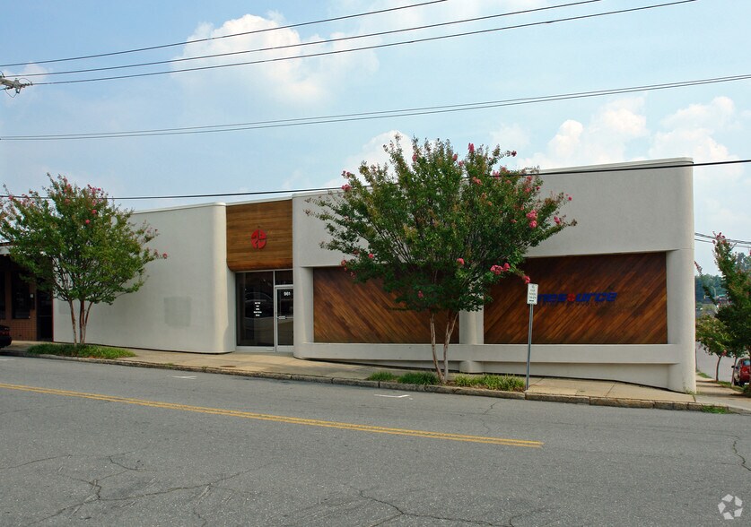 More Photos Of 961 Burke St, Winston-Salem Storefront Retail Office For Sale