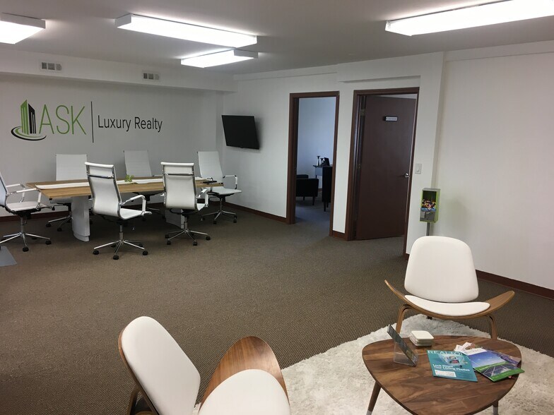 More Photos Of 50 E Olentangy St, Powell Office For Lease