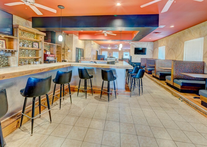 More Photos Of 333 Mill Creek Dr, Marysville Restaurant For Sale
