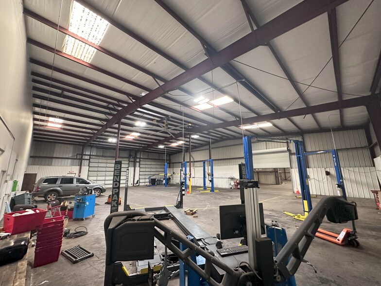More Photos Of 10016 N US 59 Hwy, Houston Manufacturing For Sale