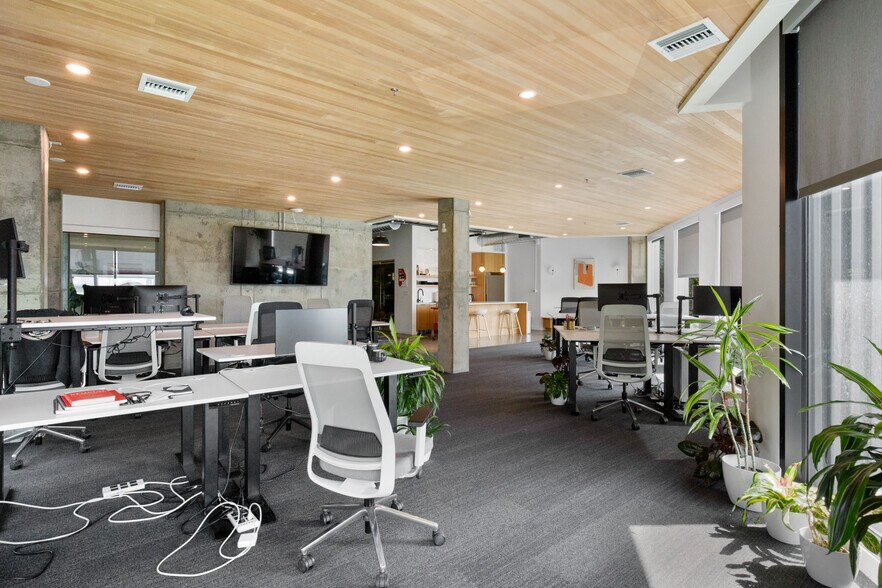 More Photos Of 3303 N Mississippi Ave, Portland Office For Lease