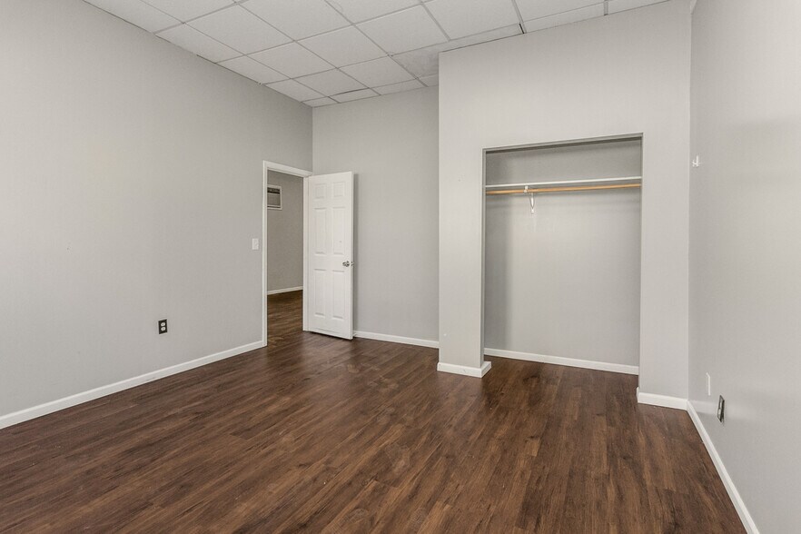 More Photos Of 1321 Payne Ave, Saint Paul Storefront Retail Residential For Sale