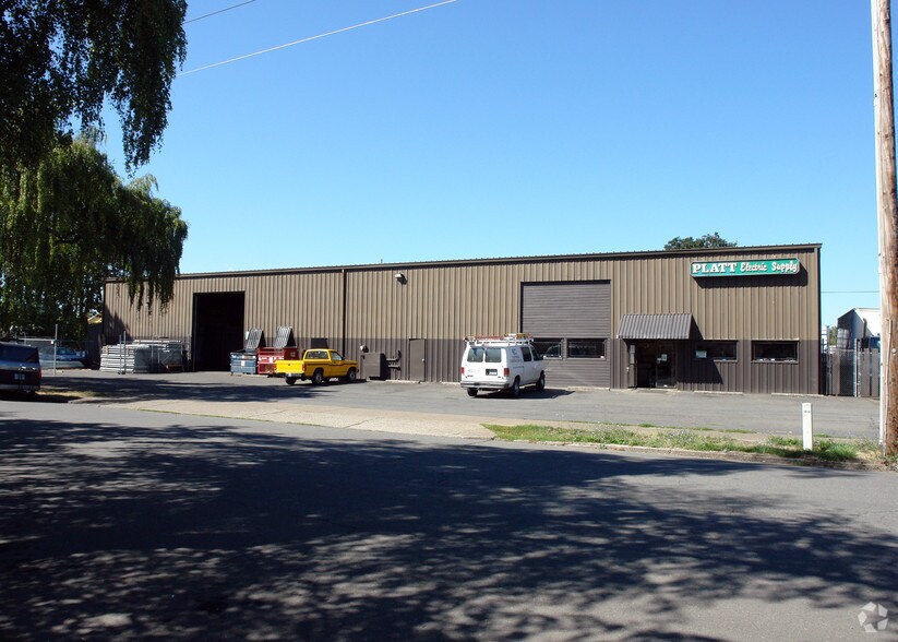 More Photos Of 1275 14th St SE, Salem Warehouse For Lease