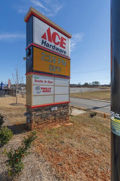 More Photos Of 6516 State Park Rd, Travelers Rest Storefront For Lease