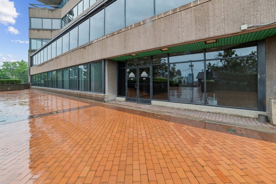 More Photos Of 1301 Grandview Ave, Pittsburgh Office For Lease