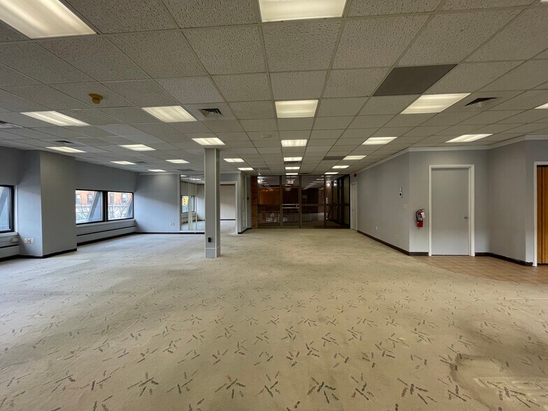 More Photos Of 511 Ashmun St, Sault Sainte Marie Office For Lease