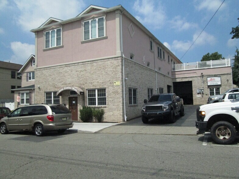 Primary Photo Of 525 Elm St, Kearny Auto Salvage Facility For Sale