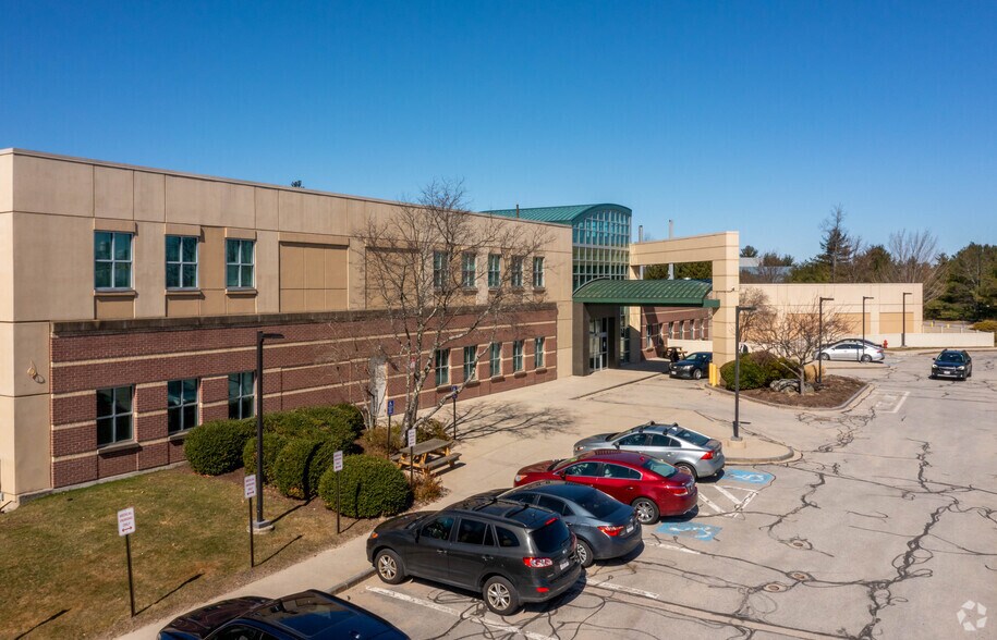 More Photos Of 840 Winter St, Waltham Flex For Lease