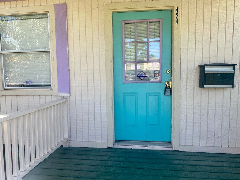 More Photos Of 424 Grand Ave, Bacliff Office For Sale