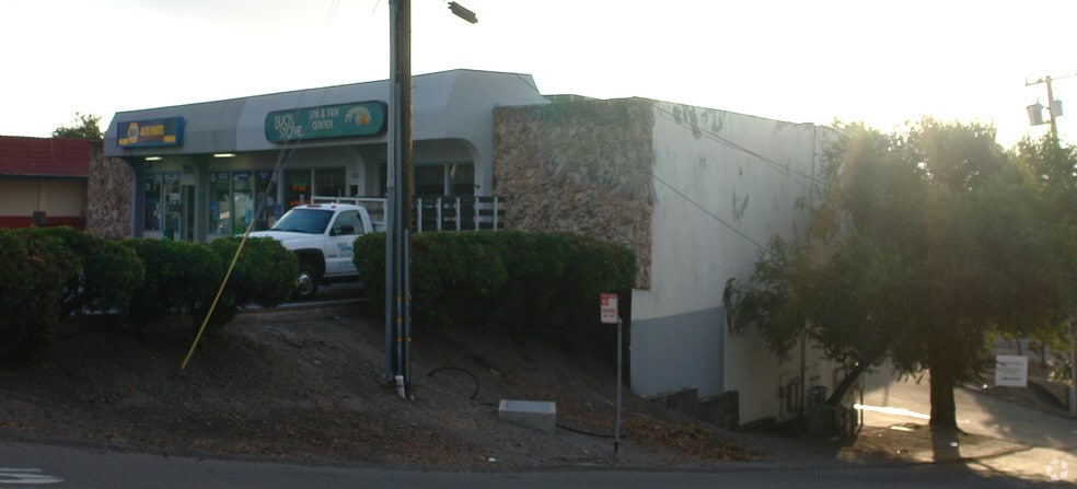 More Photos Of 2560 N Main St, Walnut Creek Storefront For Lease