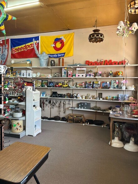 More Photos Of 108 Main St, Seminole Storefront For Sale