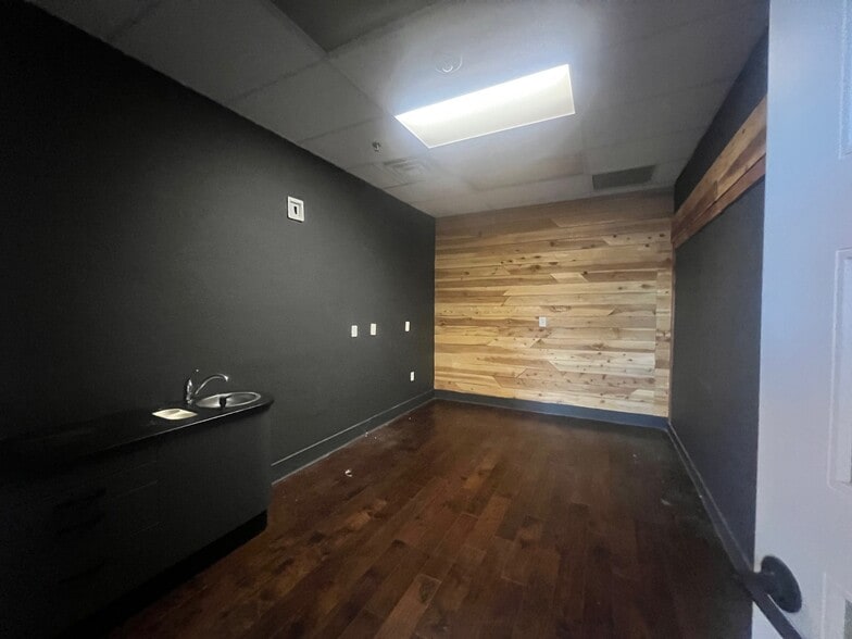 More Photos Of 9299 W Olive Ave, Peoria Showroom For Sale
