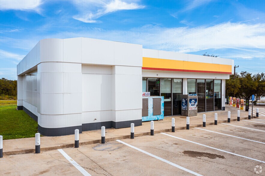 More Photos Of 1530 W Loop 1604 N, San Antonio Convenience Store For Sale