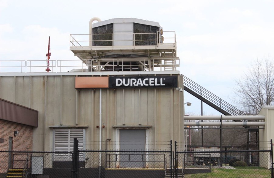 More Photos Of 208 Copper Top Ln NE, Cleveland Warehouse For Lease