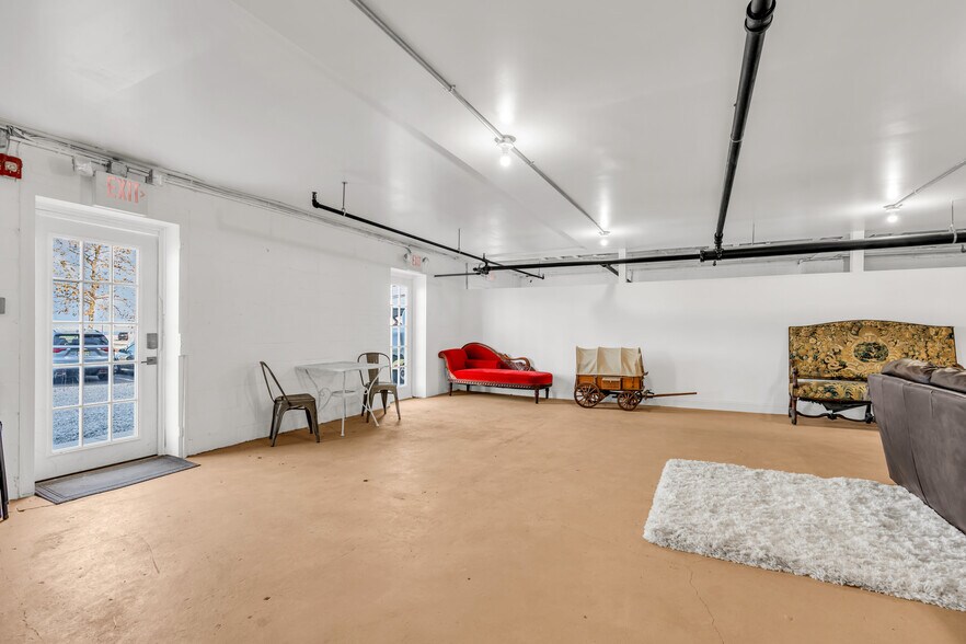 More Photos Of 1 American Legion Dr, Keyport General Retail For Lease