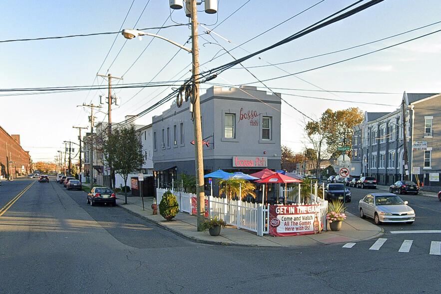 Primary Photo Of 230 Trumbull St, Elizabeth Storefront Retail Residential For Sale