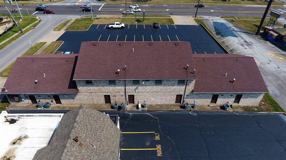 More Photos Of 7510 Market St, Youngstown Storefront Retail Office For Lease