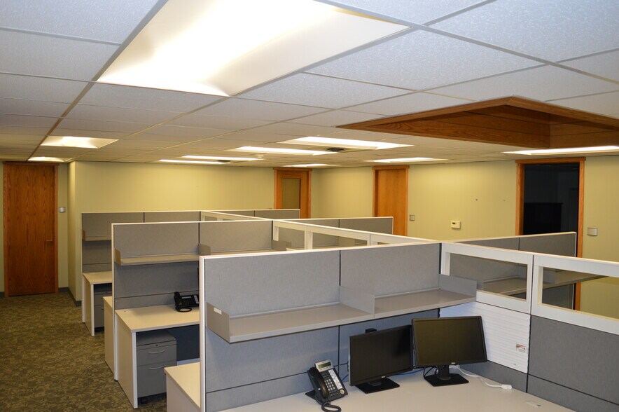 More Photos Of 4010 76th Ave NW, Edmonton Unknown For Lease