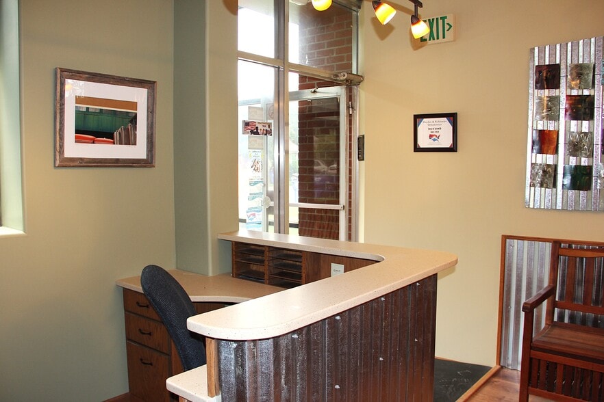 More Photos Of 1030 W 8th St, Junction City Office For Sale