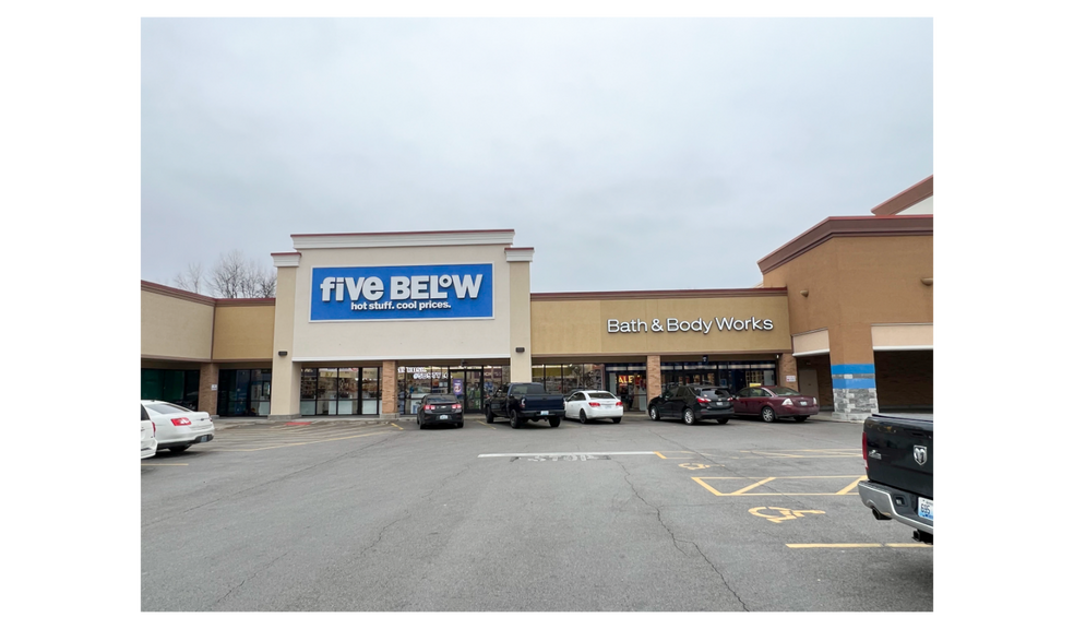 More Photos Of 10309-10441 Dixie Hwy, Louisville General Retail For Sale