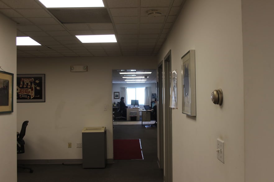 More Photos Of 130 Lenox Ave, Stamford Warehouse For Sale