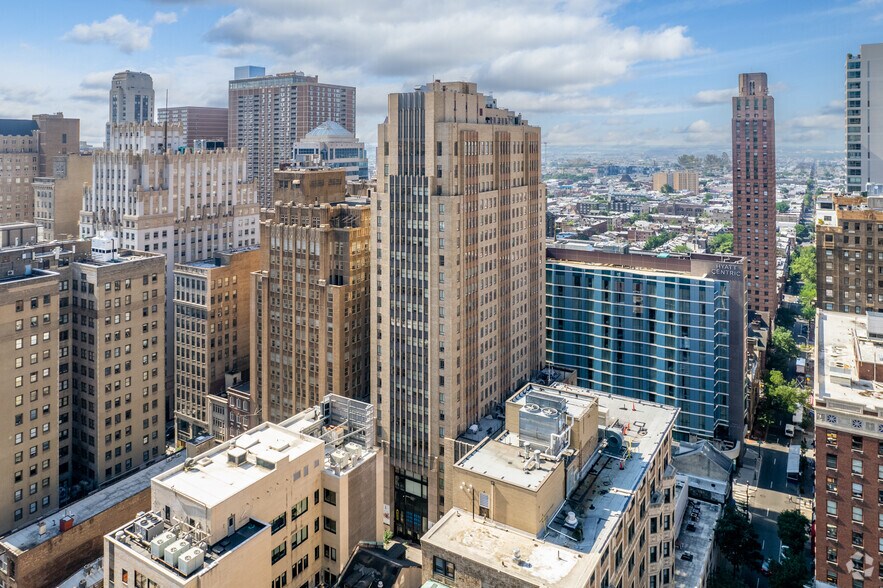 Primary Photo Of 1616-1618 Walnut St, Philadelphia Apartments For Lease
