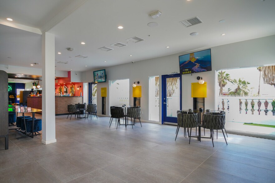 More Photos Of 353 S Palm Canyon Dr, Palm Springs Medical For Sale