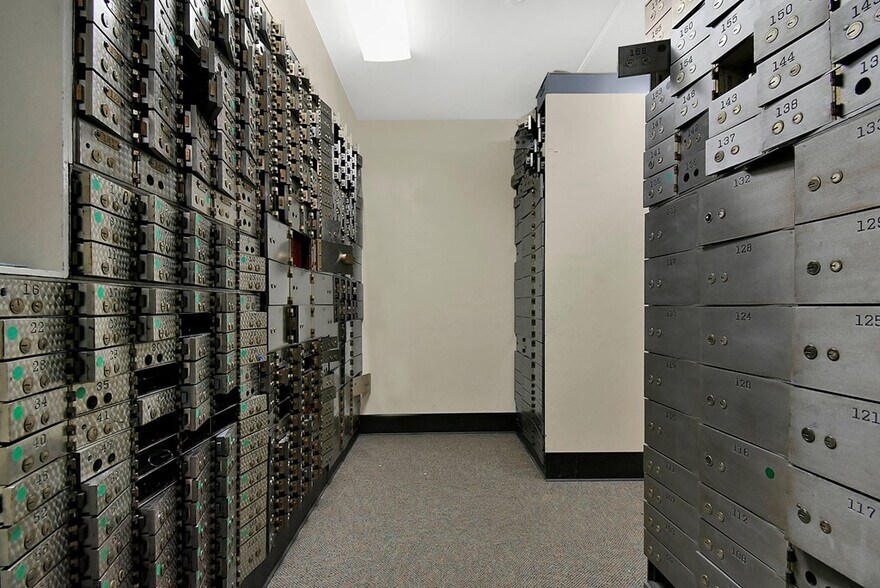 More Photos Of 245 N Seltzer St, Crestline Bank For Sale