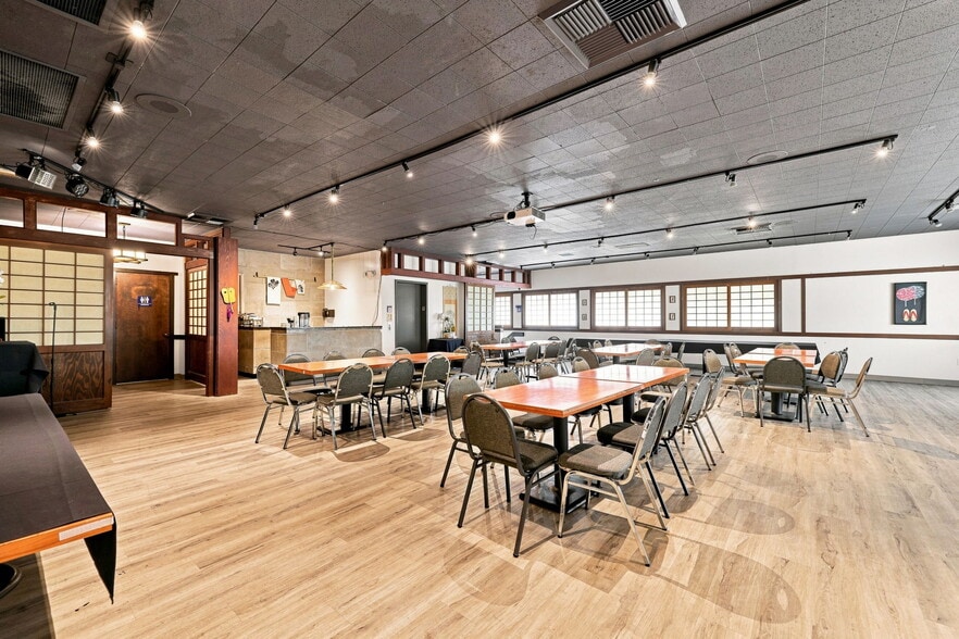More Photos Of 2422 13th St, Sacramento Restaurant For Sale