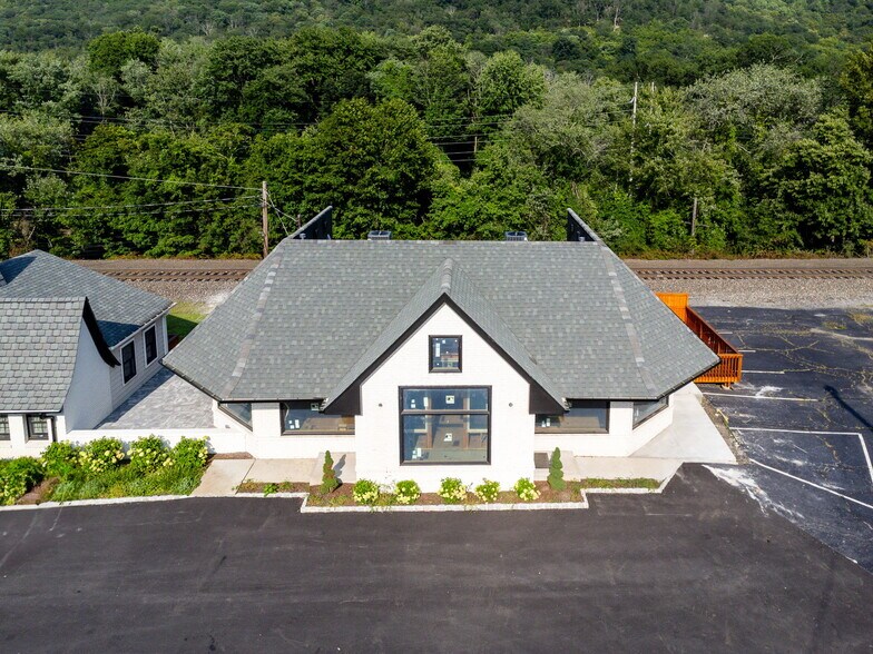 More Photos Of 192 Ny-17, Tuxedo Park Restaurant For Lease