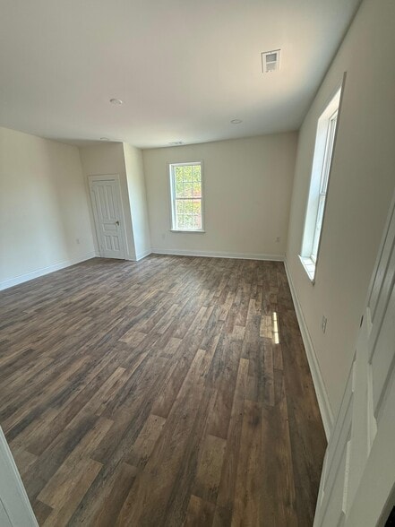 More Photos Of 2810 Hillsborough Rd, Durham Office For Lease