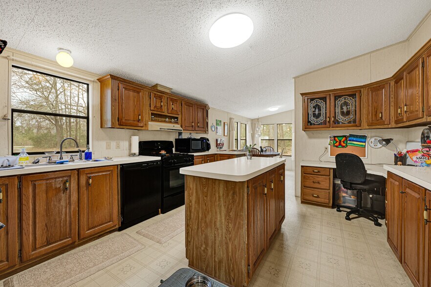 More Photos Of 29510 Huffman Cleveland Rd, Huffman Specialty For Sale