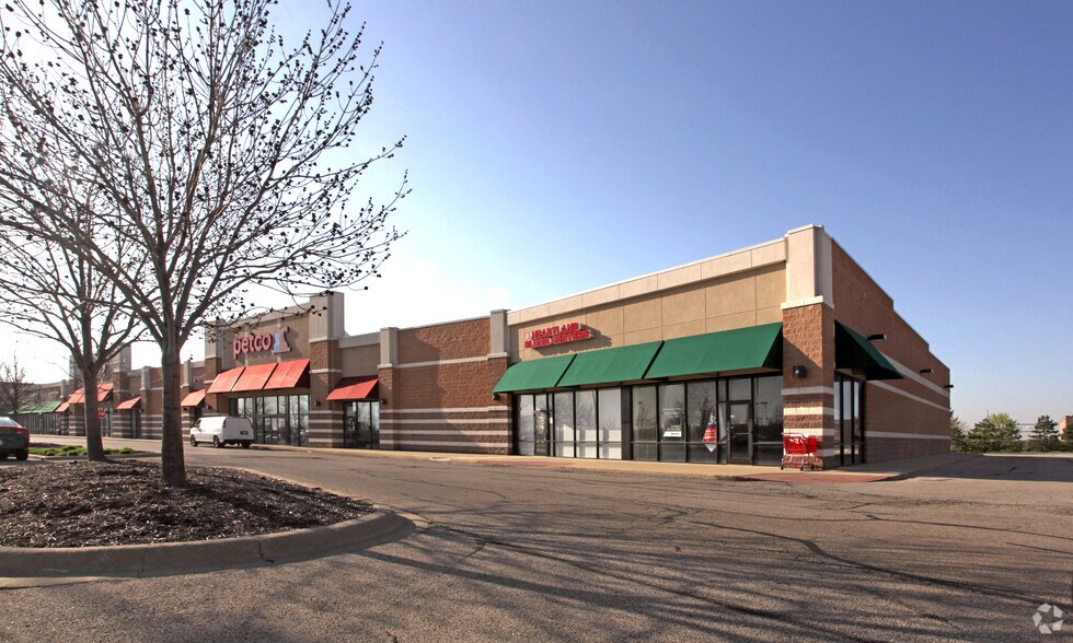 More Photos Of 3851-3873 E Main St, St Charles General Retail For Sale