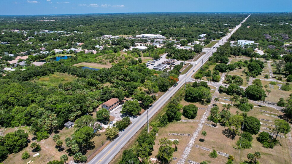 More Photos Of 1055 27th Ave SW, Vero Beach Flex For Sale