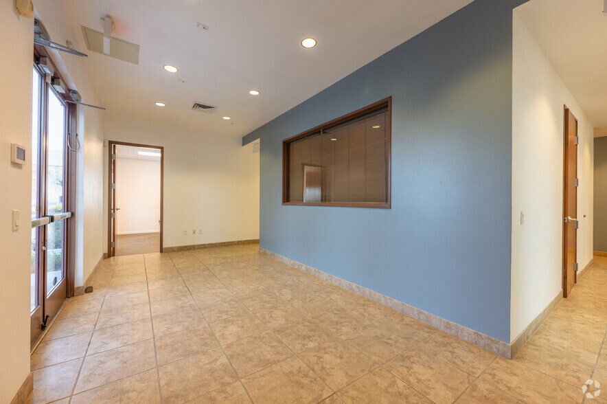 More Photos Of 2905 Lake East Dr, Las Vegas Office For Lease