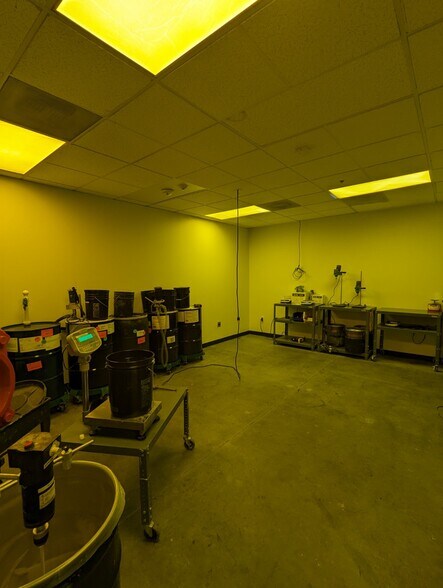 More Photos Of 2705 Media Center Dr, Los Angeles Warehouse For Lease