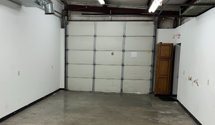 More Photos Of 4710 S Emporia Cir, Wichita Freestanding For Lease