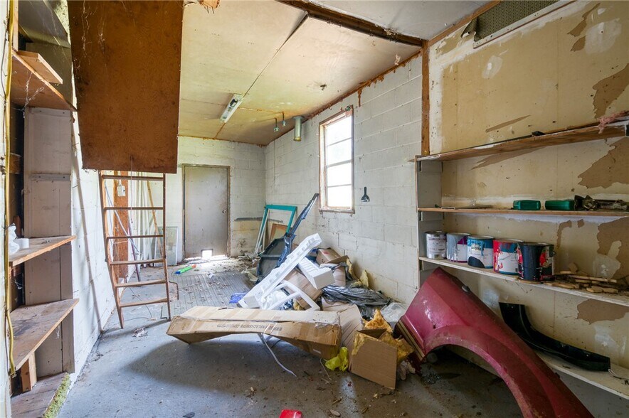 More Photos Of 810 Sportin Life Ln, Westminster Freestanding For Sale