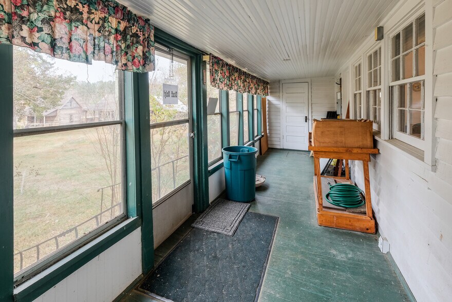 More Photos Of 163 Old Buncombe Rd, Union Specialty For Sale