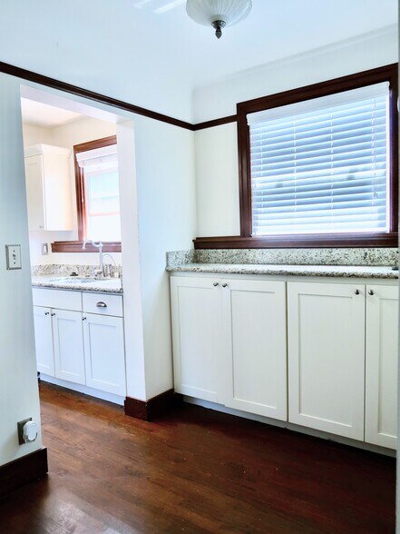 More Photos Of 6710 Greenwood Ave N, Seattle Apartments For Sale