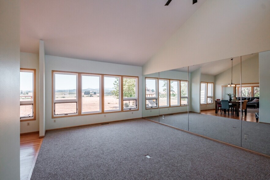 More Photos Of 10845 Brateng Rd, Monmouth Winery Vineyard For Sale