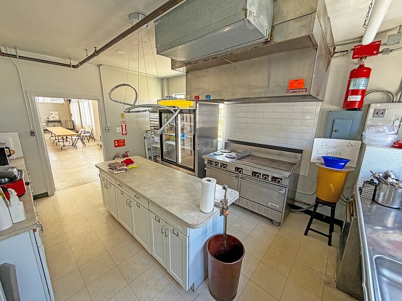More Photos Of 401 5th St N, Saint Petersburg Religious Facility For Sale
