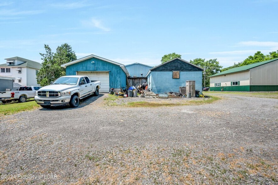 More Photos Of 109 Alden Rd, Nanticoke Service For Sale