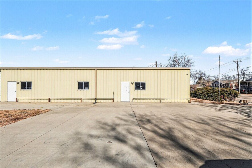 More Photos Of 827 S Bowen St, Longmont Industrial For Lease